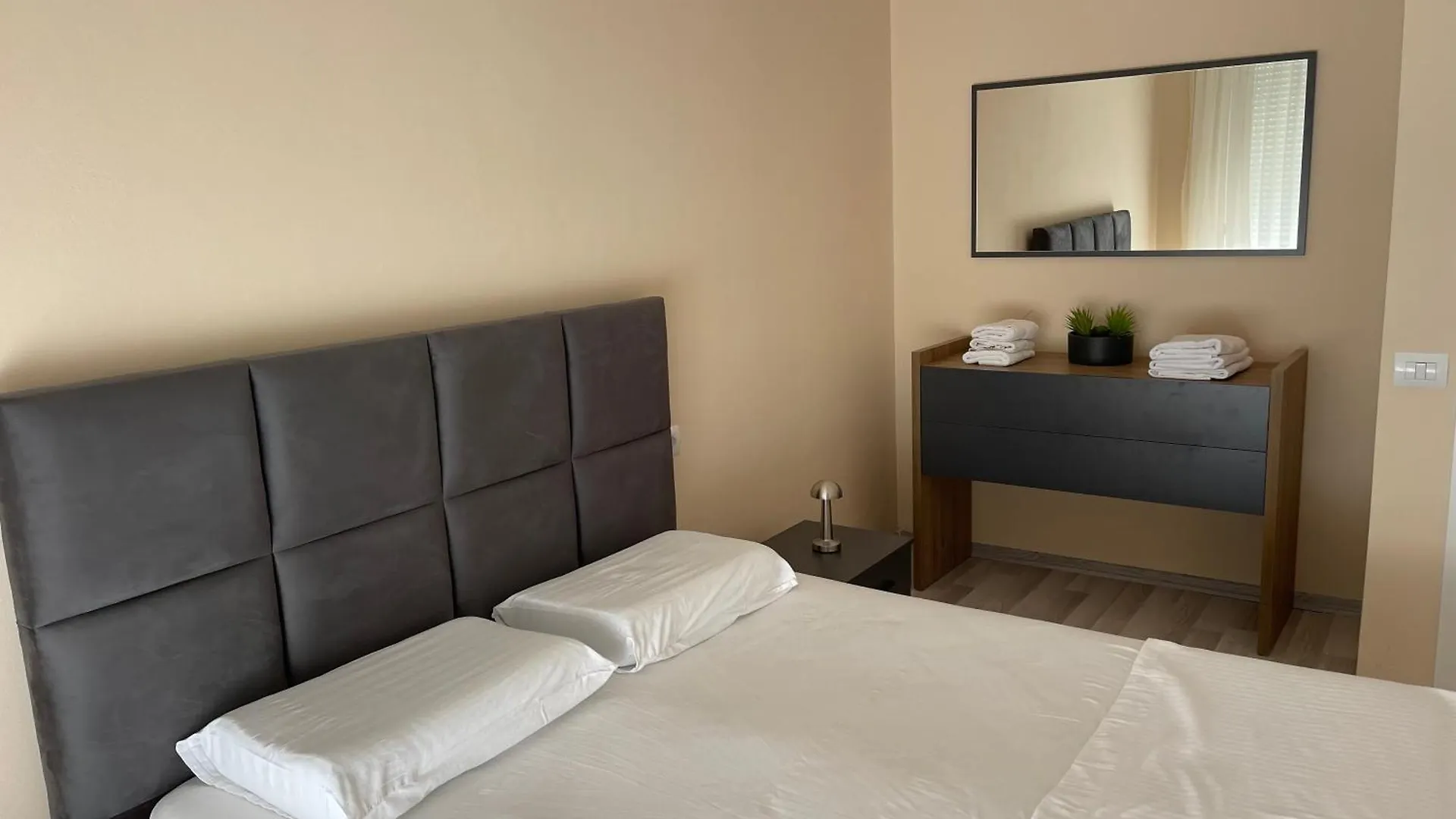New Bazar - 2 Rooms Apartment Tirana
