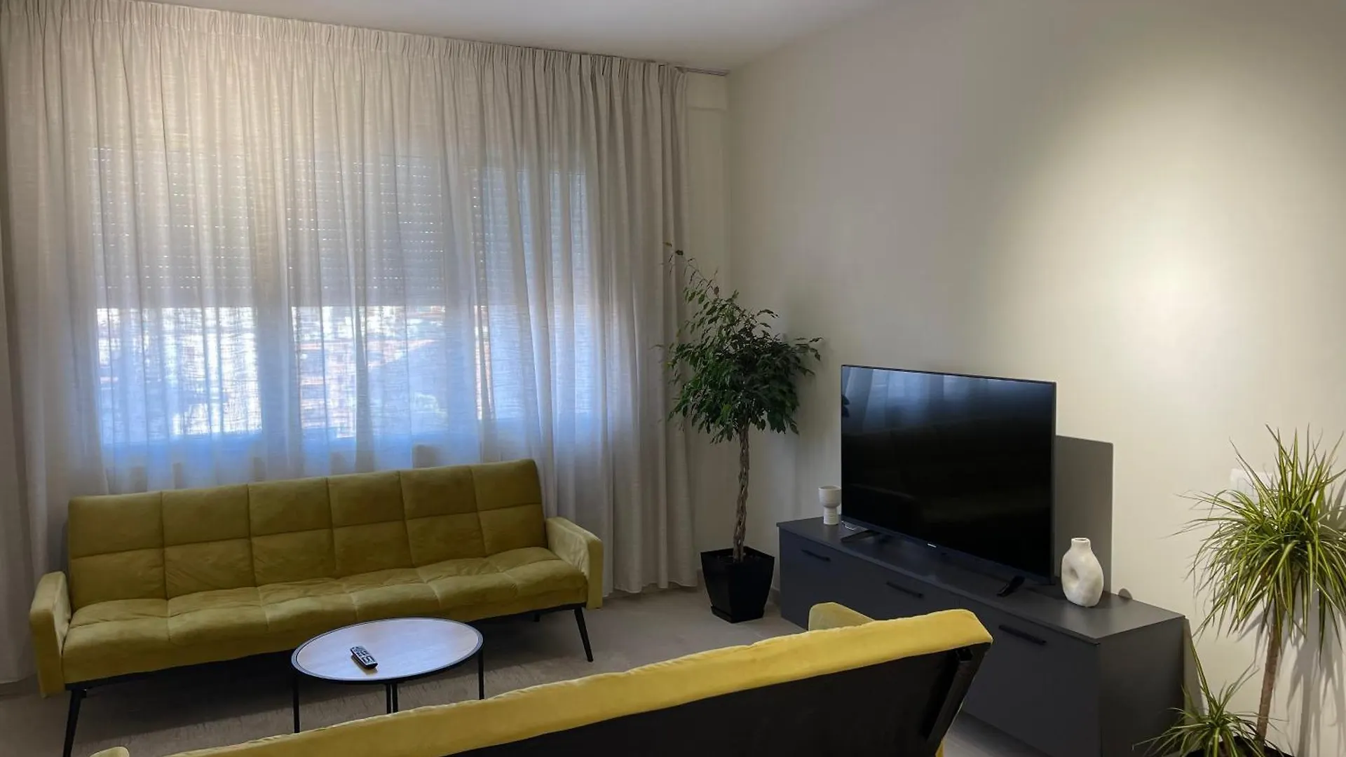 New Bazar - 2 Rooms Apartment Tirana 0*,